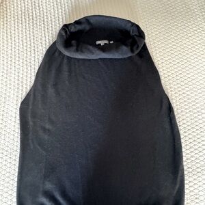 Black cashmere Vince size L no sleeve sweater